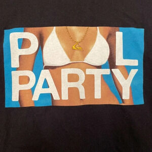 Quiksilver Mens Graphic T-Shirt Sz XXL Bikini Necklace Logo Beach Travel Black